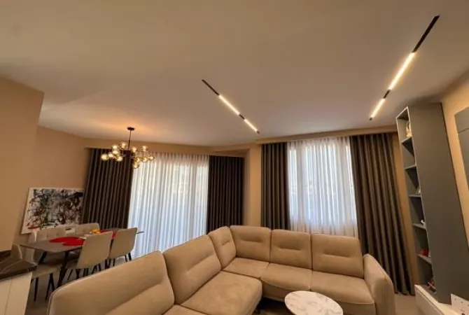 Shtepi me qera 2+1 ne Tirane - 80,000 Leke