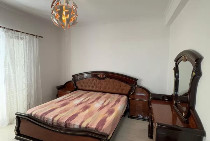 Shtepi me qera Vila Luksoze ne Tirane, 2+1, Mobilimi E mobiluar, Pagesa 550  Euro.