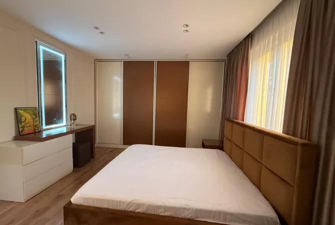 Shtepi me qera 2+1 ne Tirane - 800 Euro