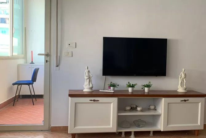 Shtepi me qera 1+1 ne Tirane - 60,000 Leke