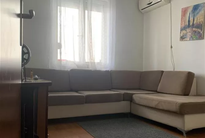 Shtepi me qera 1+1 ne Tirane - 60,000 Leke
