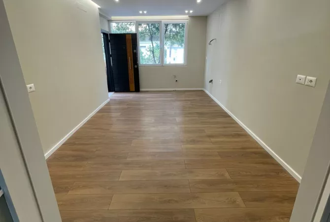 Ambient biznesi me qera 1+1 ne Tirane - 650 Euro