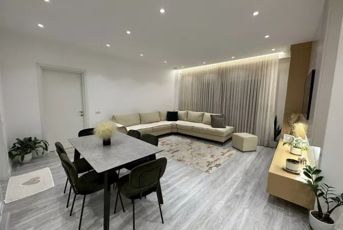 Shtepi me qera 2+1 ne Tirane - 850 Euro