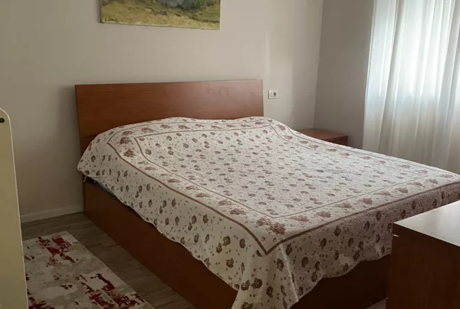 Shtepi me qera 1+1 ne Tirane - 1,000 Euro