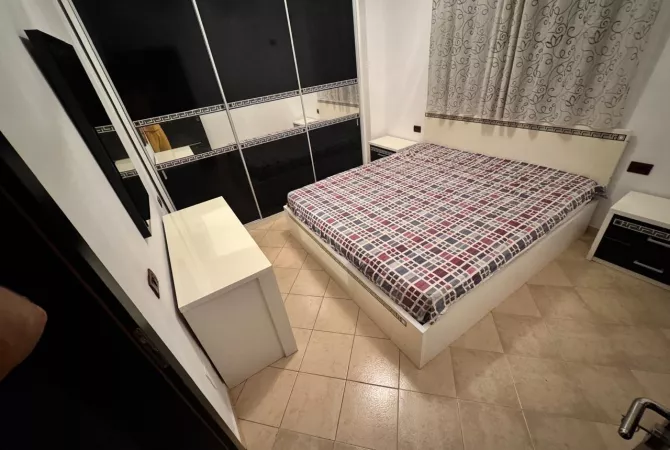 Shtepi me qera 1+1 ne Tirane - 50,000 Leke