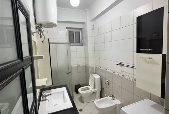 Shtepi me qera 1+1 ne Tirane - 50,000 Leke