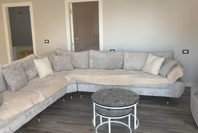 Shtepi me qera 2+1 ne Tirane - 70,000 Leke