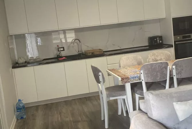 Shtepi me qera 2+1 ne Tirane - 70,000 Leke