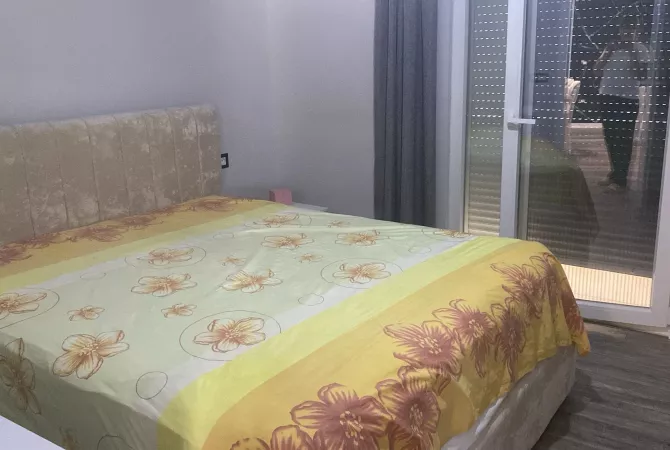 Shtepi me qera 2+1 ne Tirane - 70,000 Leke