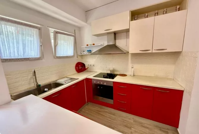 Shtepi me qera 2+1 ne Tirane - 60,000 Leke