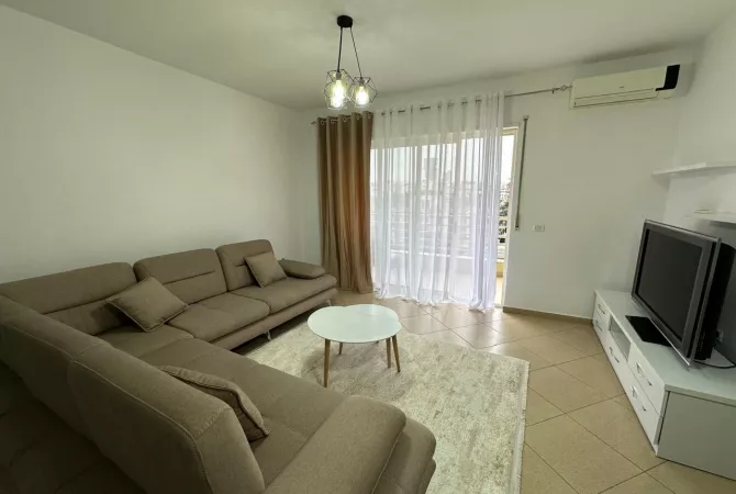 Shtepi me qera 2+1 ne Tirane - 800 Euro