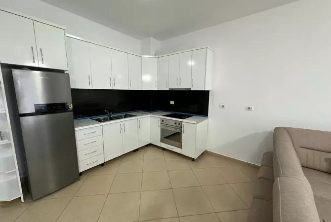 Shtepi me qera 2+1 ne Tirane - 800 Euro