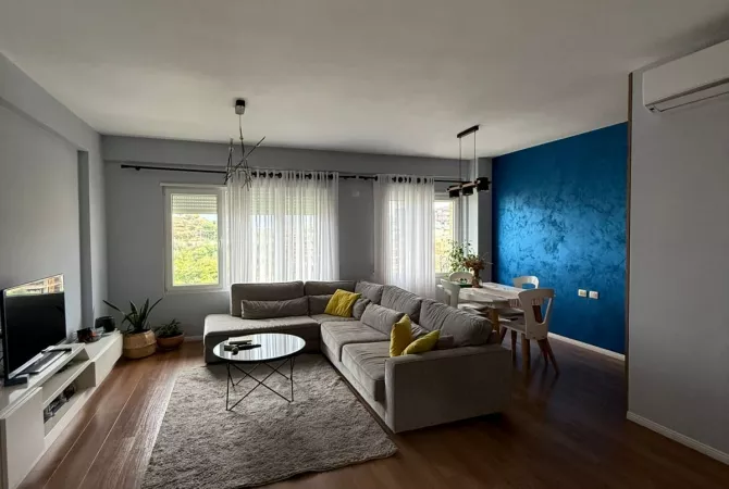 Shtepi me qera 2+1 ne Tirane - 1,100 Euro