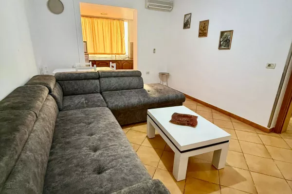 Shtepi me qera 2+1 ne Tirane - 45,000 Leke