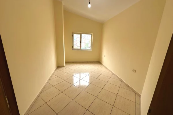Shtepi ne shitje 2+1 ne Tirane - 135,000 Euro