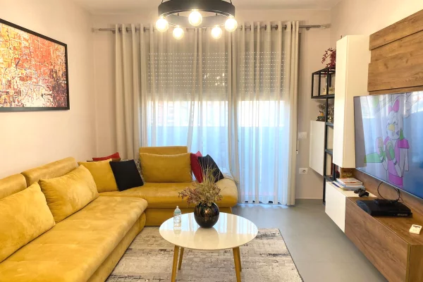 Shtepi me qera 1+1 ne Tirane - 900 Euro