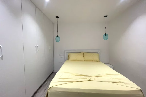 Shtepi me qera 1+1 ne Tirane - 55,000 Leke