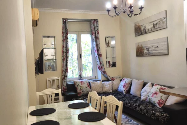 Shtepi me qera 2+1 ne Tirane - 600 Euro
