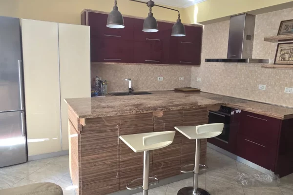 Shtepi me qera 3+1 ne Tirane - 700 Euro