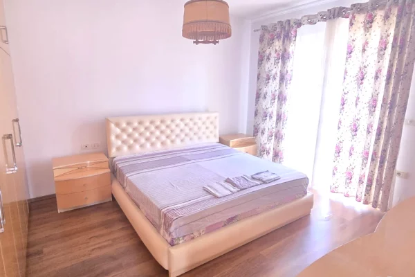 Shtepi me qera 3+1 ne Tirane - 700 Euro