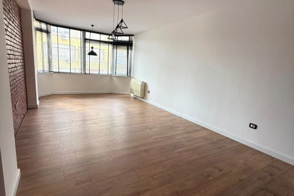 Business Property for Rent 3+1 in Tirana - 1,000 Euro