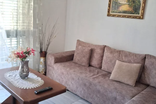 Shtepi me qera 2+1 ne Tirane - 45,000 Leke