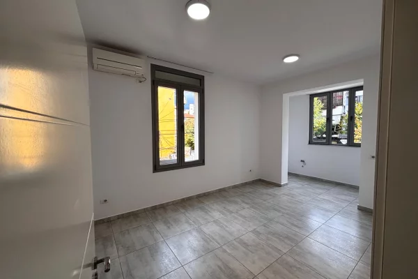 Business Property for Rent 3+1 in Tirana - 500 Euro