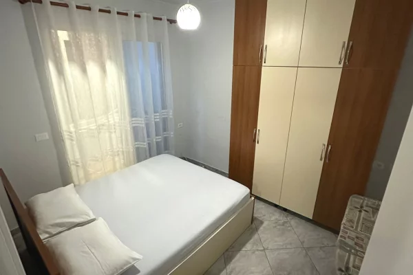 Shtepi me qera 2+1 ne Tirane - 50,000 Leke