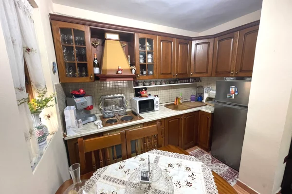 Shtepi me qera 2+1 ne Tirane - 55,000 Leke