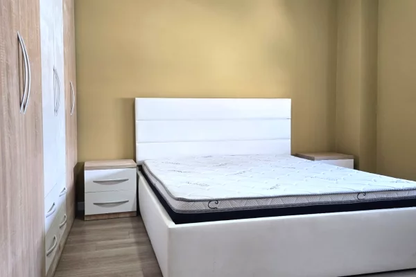 Shtepi me qera 2+1 ne Tirane - 70,000 Leke