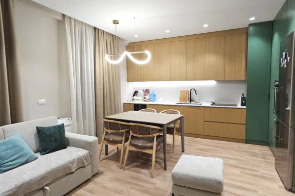 Shtepi me qera 2+1 ne Tirane - 90,000 Leke