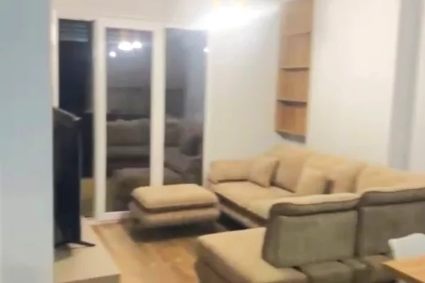 Shtepi me qera 1+1 ne Tirane - 800 Euro