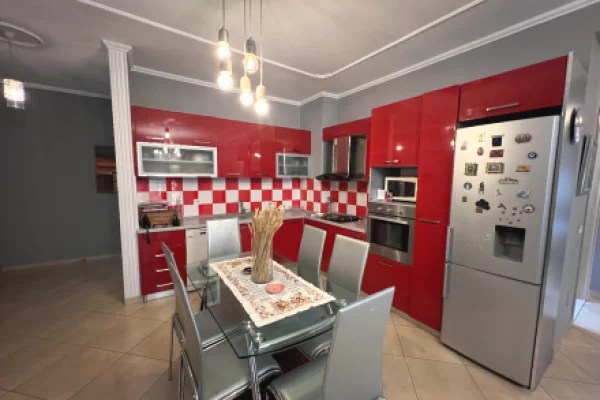 Shtepi me qera 2+1 ne Tirane - 600 Euro