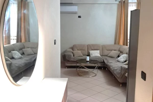 Shtepi me qera 2+1 ne Tirane - 700 Euro