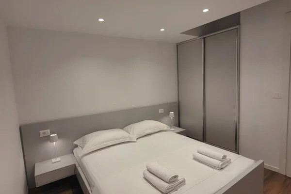 Shtepi me qera 1+1 ne Tirane - 55,000 Leke