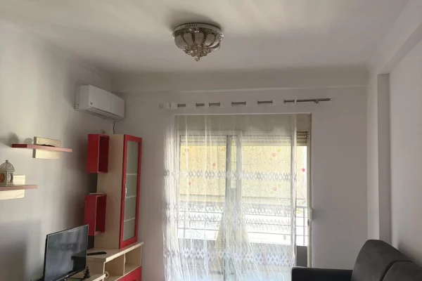 Shtepi me qera 1+1 ne Tirane - 450 Euro