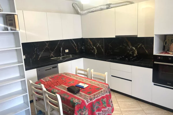 Shtepi me qera 2+1 ne Tirane - 55,000 Leke