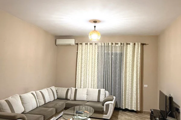 Shtepi me qera 2+1 ne Tirane - 600 Euro