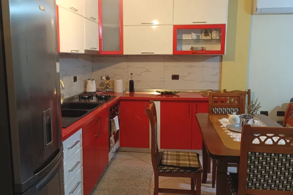 Shtepi me qera 2+1 ne Tirane - 60,000 Leke