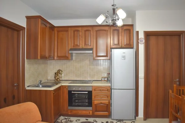 Shtepi me qera 2+1 ne Tirane - 60,000 Leke