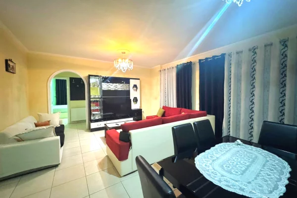 Shtepi me qera 2+1 ne Tirane - 55,000 Leke