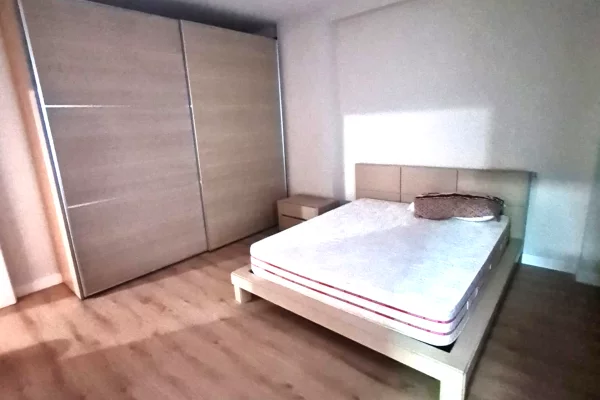 Shtepi me qera Apartament ne Tirane, 2+1, Mobilimi E mobiluar, Pagesa 75,000  Leke.