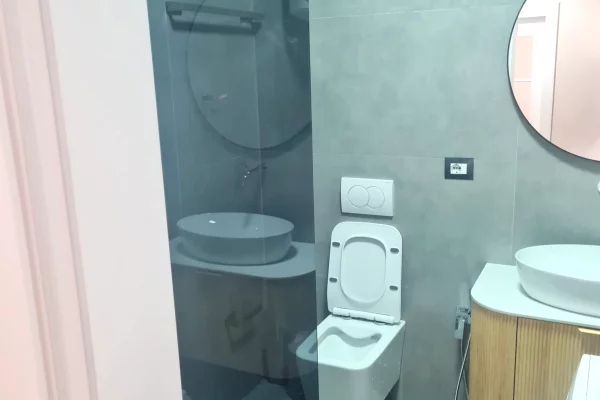 Shtepi me qera Apartament ne Tirane, 2+1, Mobilimi E mobiluar, Pagesa 75,000  Leke.