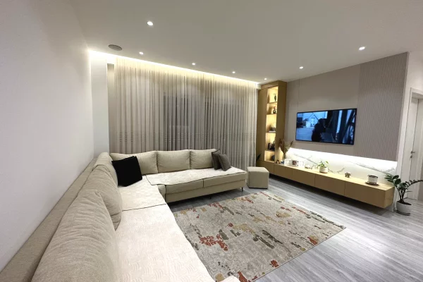 Shtepi me qera 2+1 ne Tirane - 850 Euro