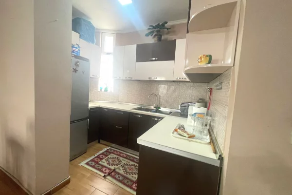 Shtepi me qera 2+1 ne Tirane - 65,000 Leke