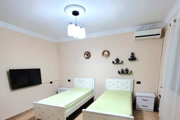 Shtepi me qera Apartament ne Tirane, 2+1, Mobilimi E mobiluar, Pagesa 65,000  Leke.