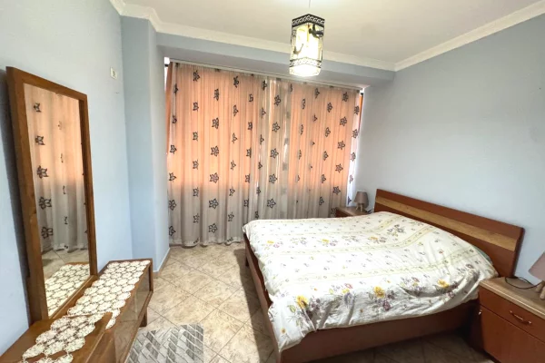 Shtepi me qera 2+1 ne Tirane - 650 Euro