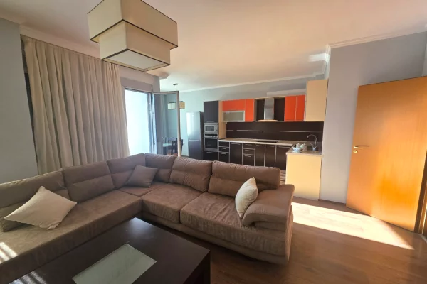 Shtepi me qera 2+1 ne Tirane - 80,000 Leke