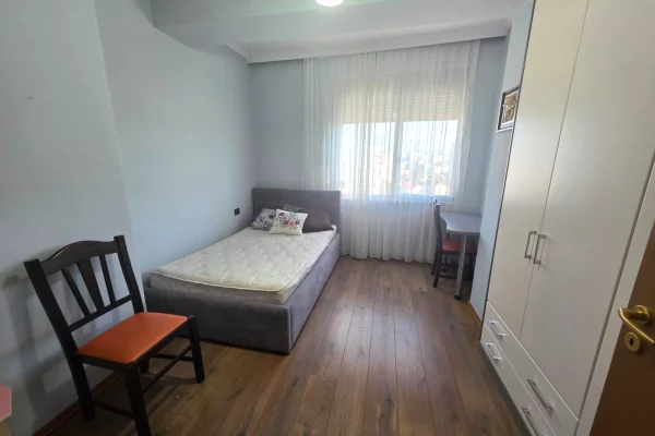 Shtepi me qera Apartament ne Tirane, 2+1, Mobilimi E mobiluar, Pagesa 80,000  Leke.