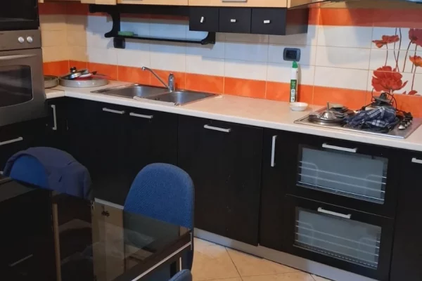 Shtepi me qera 2+1 ne Tirane - 70,000 Leke